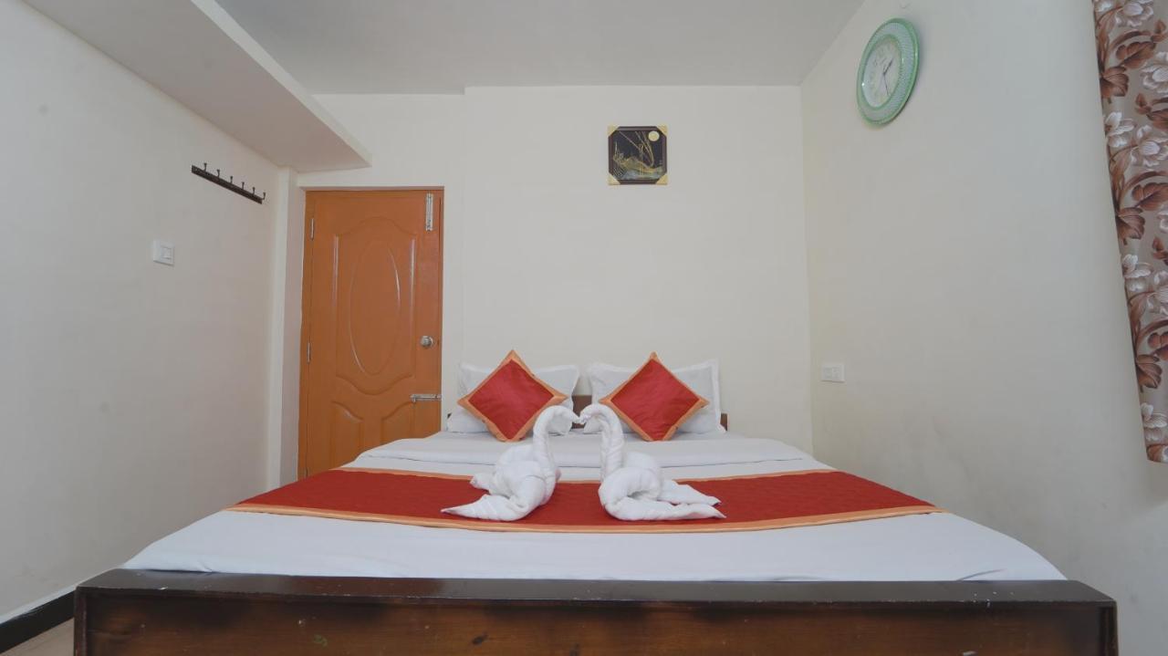 Amuthu Residency Hotel Ooty Exterior photo