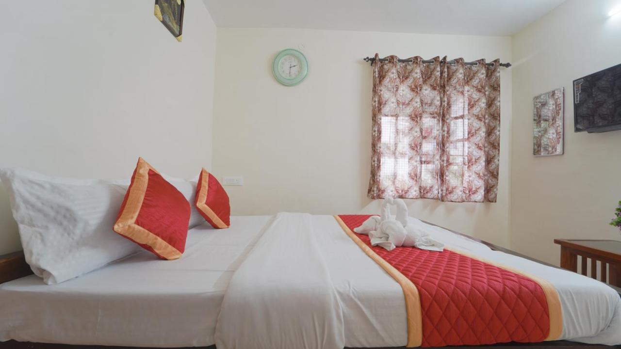 Amuthu Residency Hotel Ooty Exterior photo