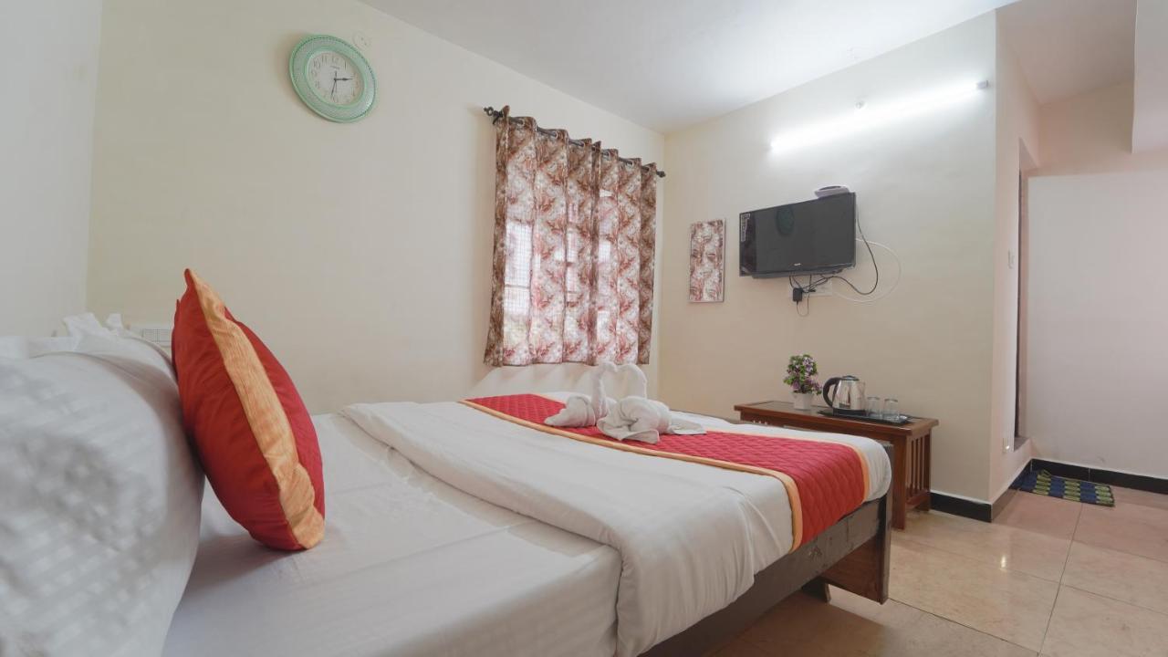 Amuthu Residency Hotel Ooty Exterior photo