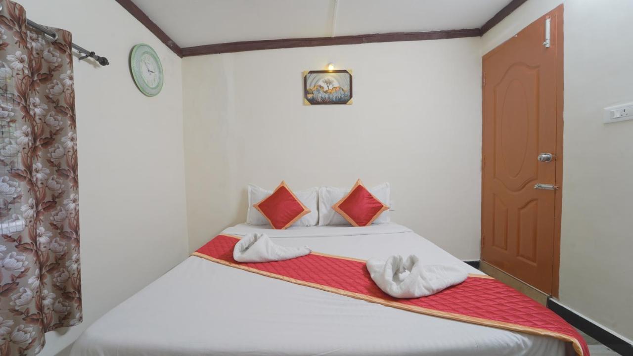 Amuthu Residency Hotel Ooty Exterior photo